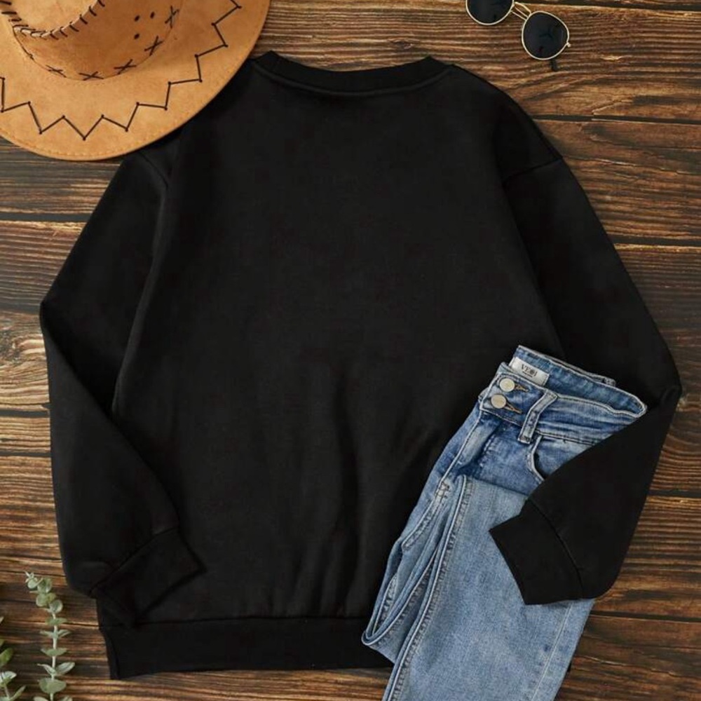 SALE❗️Christmas cheers 🍷🎄sweatshirt - Picture 2 of 2